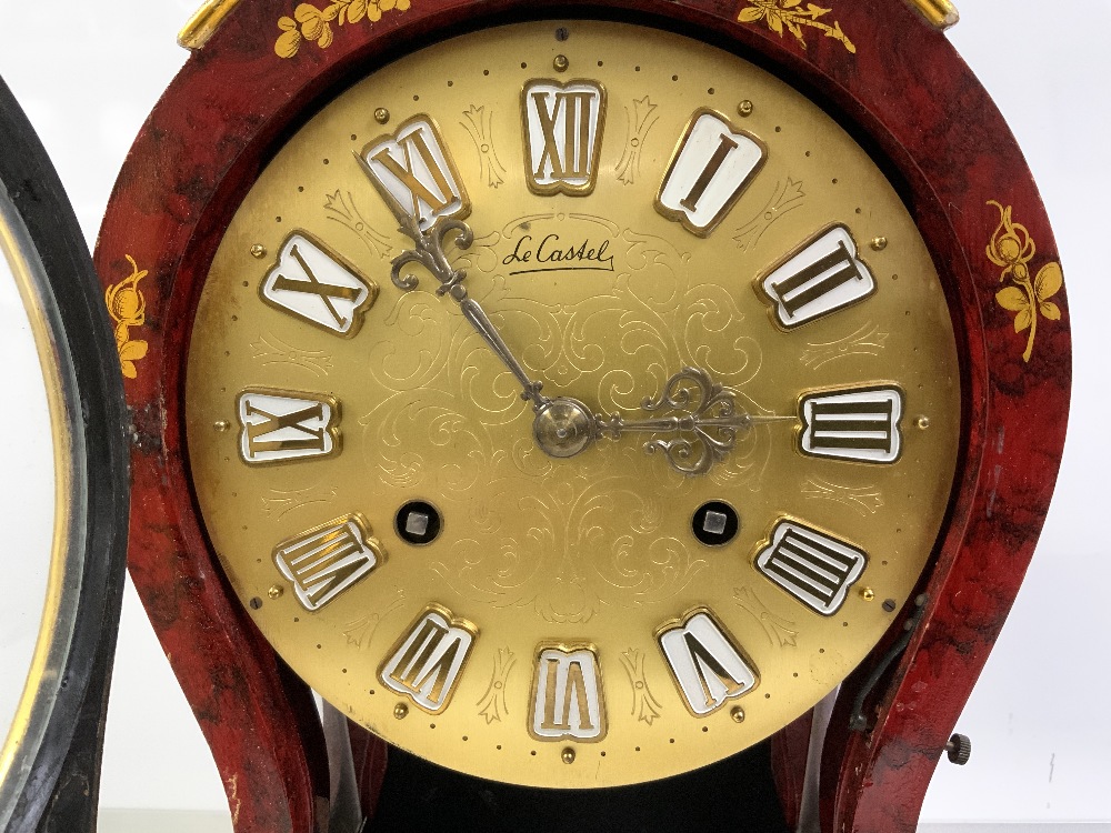 A 20-CENTURY RED AND GOLD LACQUER-SHAPED BRACKET CLOCK BY -LE CASTEL. WITH A SWISS MOVEMENT, 110177. - Image 3 of 9
