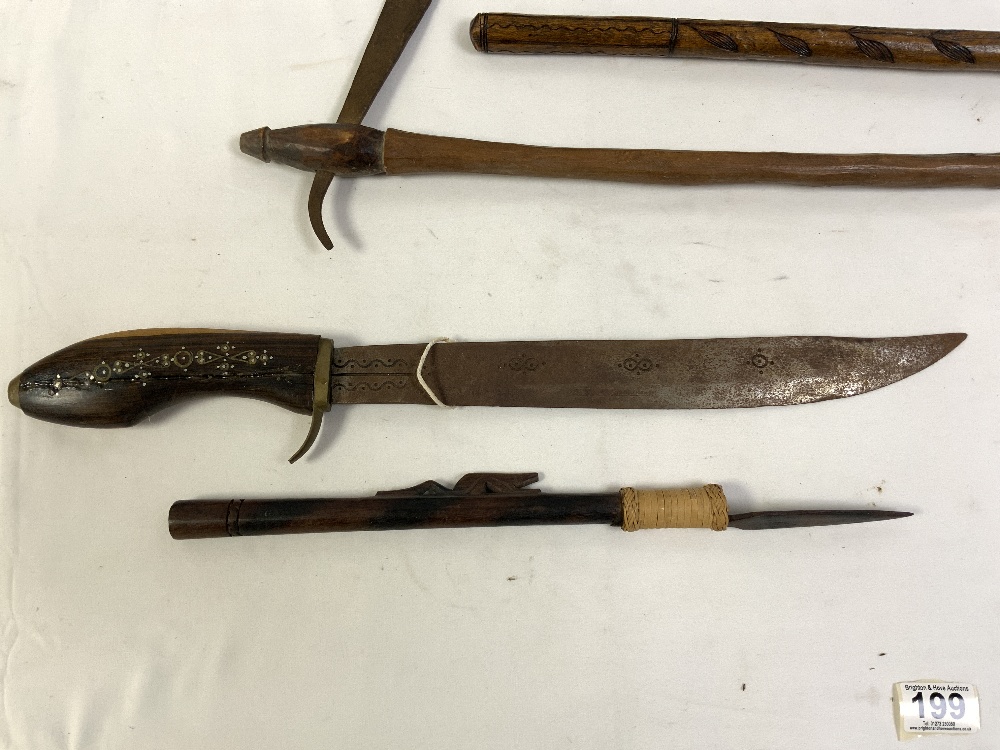 A QUANTITY OF TRIBAL SPEARS, KNIVES AND IMPLEMENTS. - Image 7 of 9