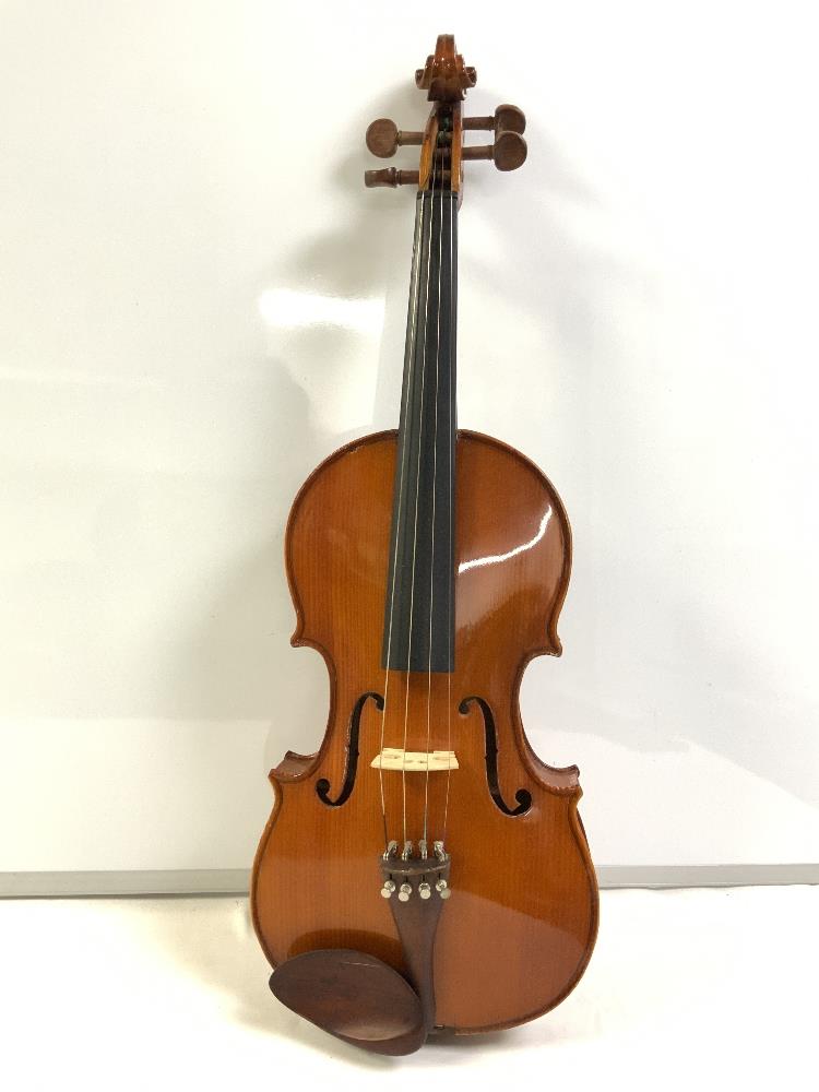 THE STENOR STUDENT VIOLIN WITH BOW AND CASED - Image 5 of 12