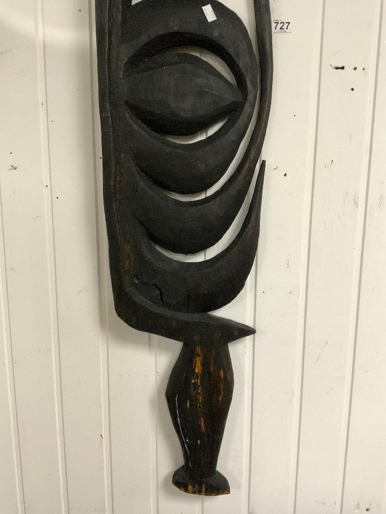 A CARVED TRIBAL WOODEN WALL MOUNT, 140 CMS. - Image 3 of 3