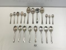 A SET OF EIGHT HALLMARKED SILVER RAT TAIL PATTERN SPOONS, SHEFFIELD 1960, 1963, MAKER ROBERTS &