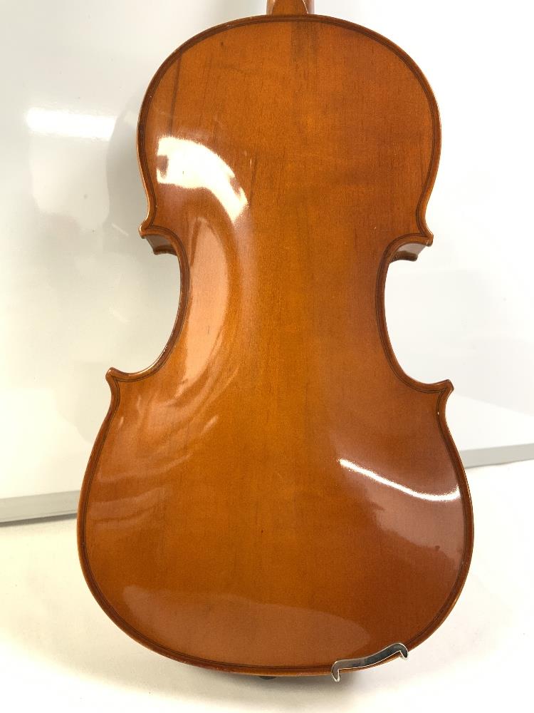 THE STENOR STUDENT VIOLIN WITH BOW AND CASED - Image 8 of 12