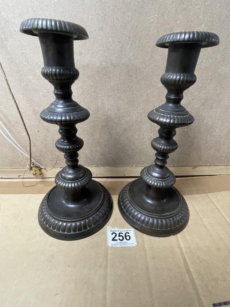 PAIR OF REGENCY STYLE BRONZE BALUSTER CANDLESTICKS WITH TRIPLE KNOPPED STEMS 25CM
