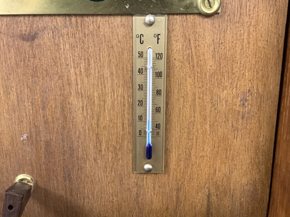 WOODEN OAK CLOCK AND BAROMETER/THERMOMETER 83 X 43 CM - Image 4 of 4