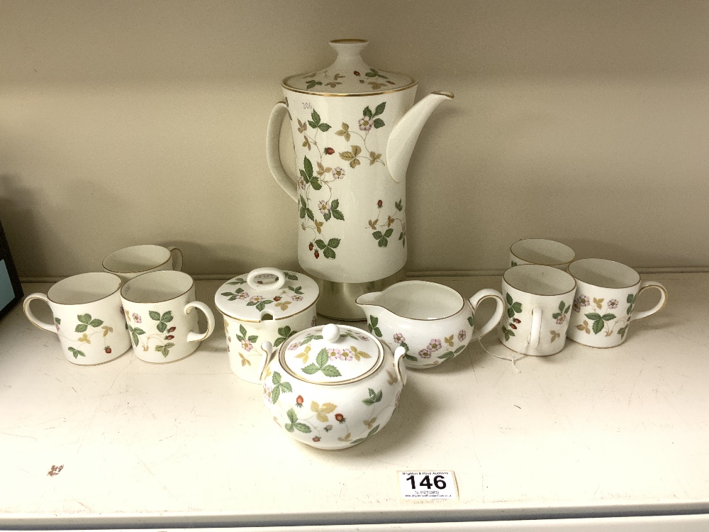 A WEDGEWOOD WILD STRAWBERRY PATTERN TEN PIECE PART COFFEE SET, SALT GLAZE EMBOSSED POT AND COVER AND - Image 11 of 12