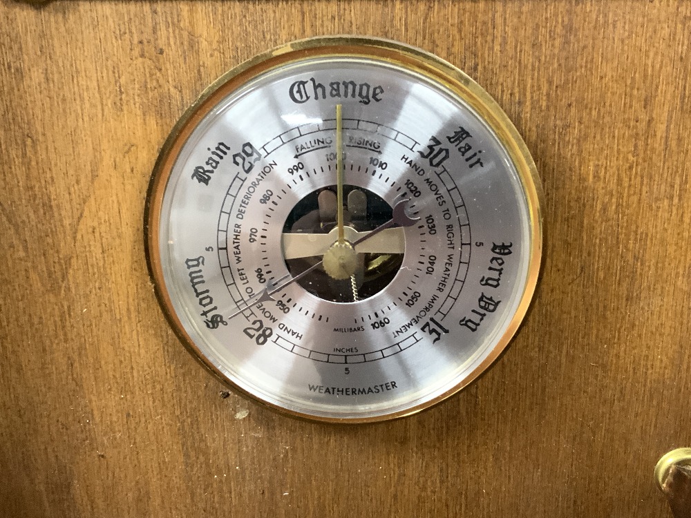 WOODEN OAK CLOCK AND BAROMETER/THERMOMETER 83 X 43 CM - Image 3 of 4