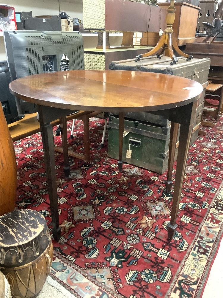 MAHOGANY AND INLAID BOXWOOD FOLDING TABLE DIAMETER 89CMS - Image 3 of 6