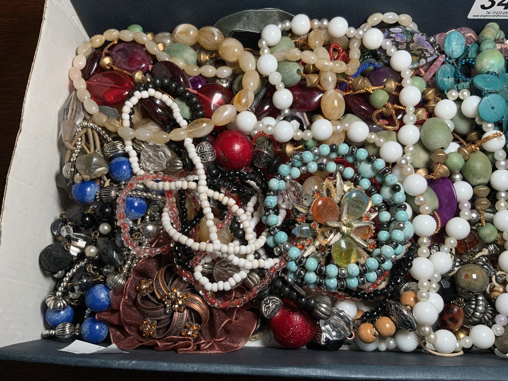 BOX OF MIXED COSTUME JEWELLERY AND SEMI PRECIOUS STONES - Image 2 of 4