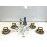 A SET OF FOUR CZECHOSLOVAKIA PORCELAIN BLUE AND GILT CABINET CPS AND SAUCERS, OVERLAY PORCELAIN VASE