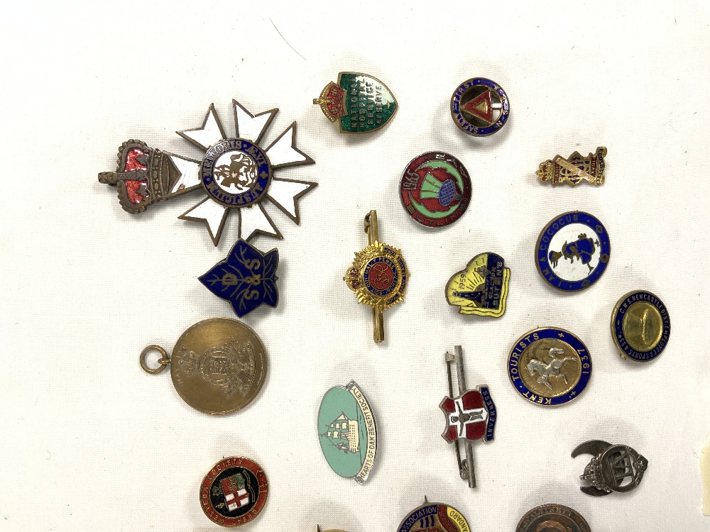 QUANTITY OF ENAMEL MEDALS AND BADGES - BUTLINS AYR 1965, ROYAL ARMY SERVICE CORPS AND MORE - Image 2 of 4