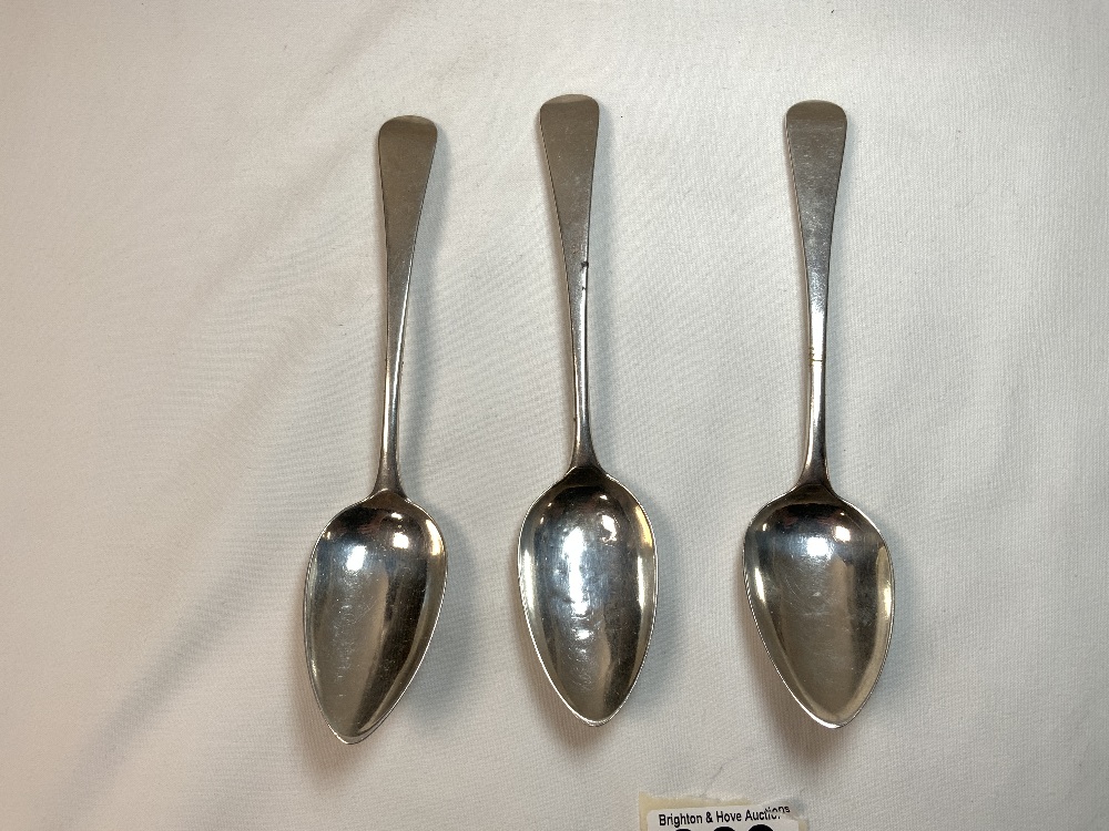 A SET OF SIX GEORGE III SILVER DESSERT SPOONS; LONDON 1805; MAKER WILLIAM SUMNER 1; 209 GMS - Image 2 of 8