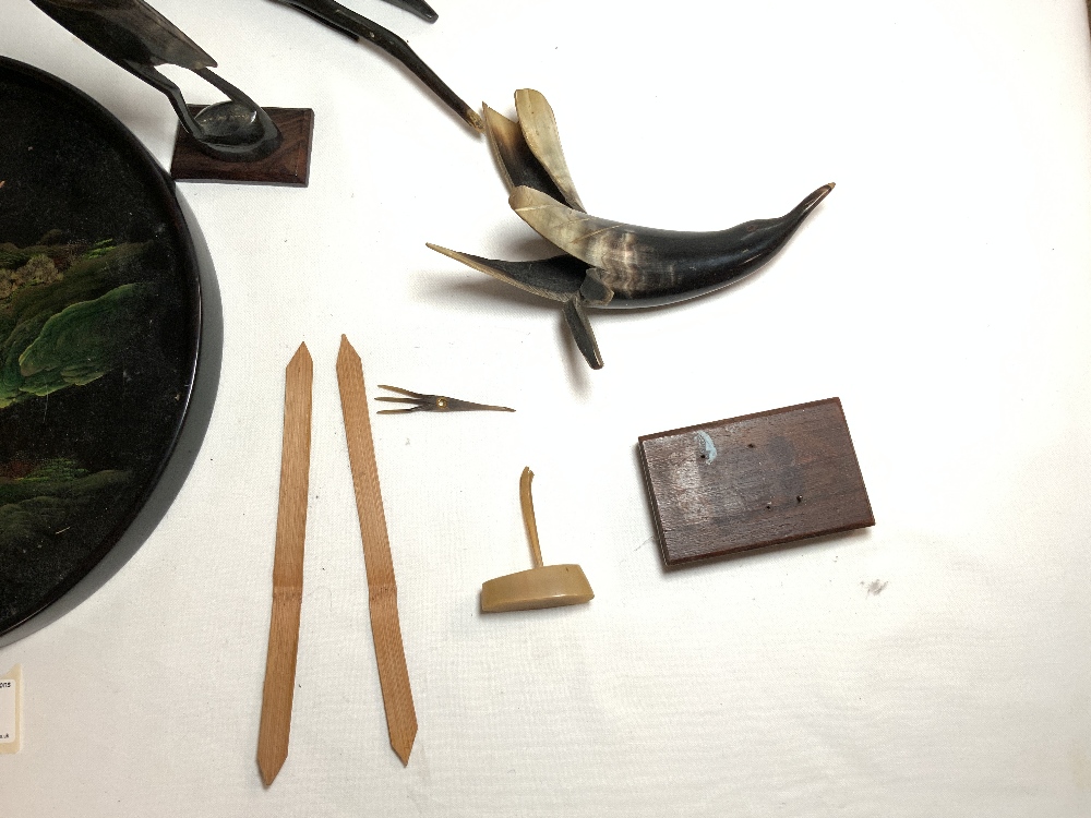 QUANTITY OF HORN BIRD SCULPTURES AND A CIRCULAR LACQUERED TRAY. - Image 5 of 6