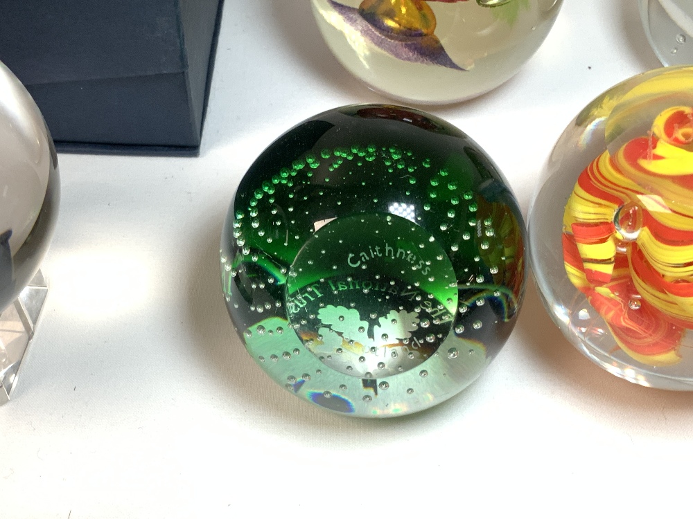 A BALMORAL CRYSTAL LASER WORLD ZODIAC SIGN PAPERWEIGHT, AND SEVENTEEN OTHER GLASS PAPERWEIGHTS - Image 12 of 14