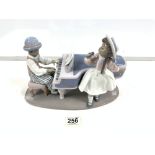 A LLADRO FIGURE JAZZ DUO. 5930