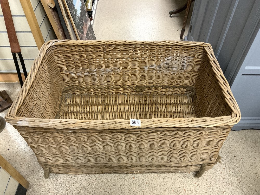 LARGE WICKER LAUNDRY BASKET 98 X 62 X 47CM