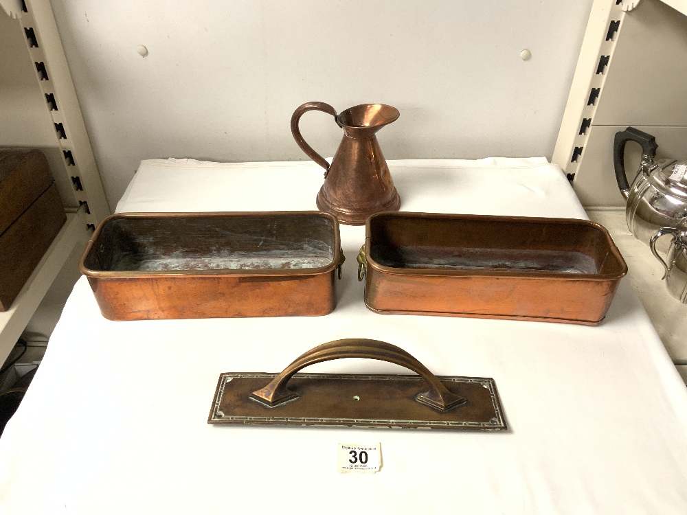 A PAIR OF RECTANGULAR COPPER PLANTERS, SMALL COPPER JUG, AND A BRASS DOOR HANDLE.