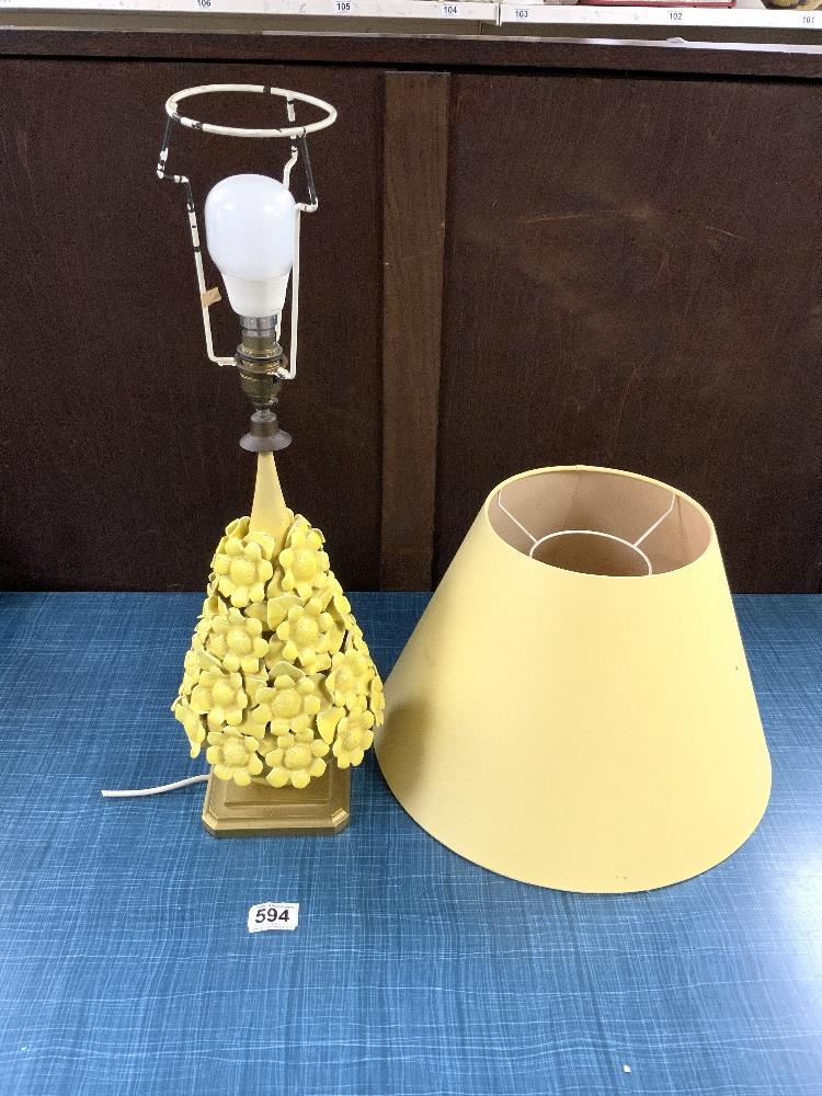 A YELLOW CERAMIC FLORAL ENCRUSTED TABLE LAMP, [A/F], 30 CMS. - Image 3 of 3