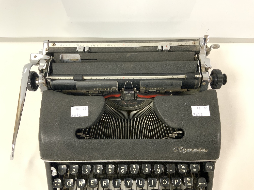 VINTAGE OLYMPIA TYPEWRITER (1375086) - Image 2 of 9