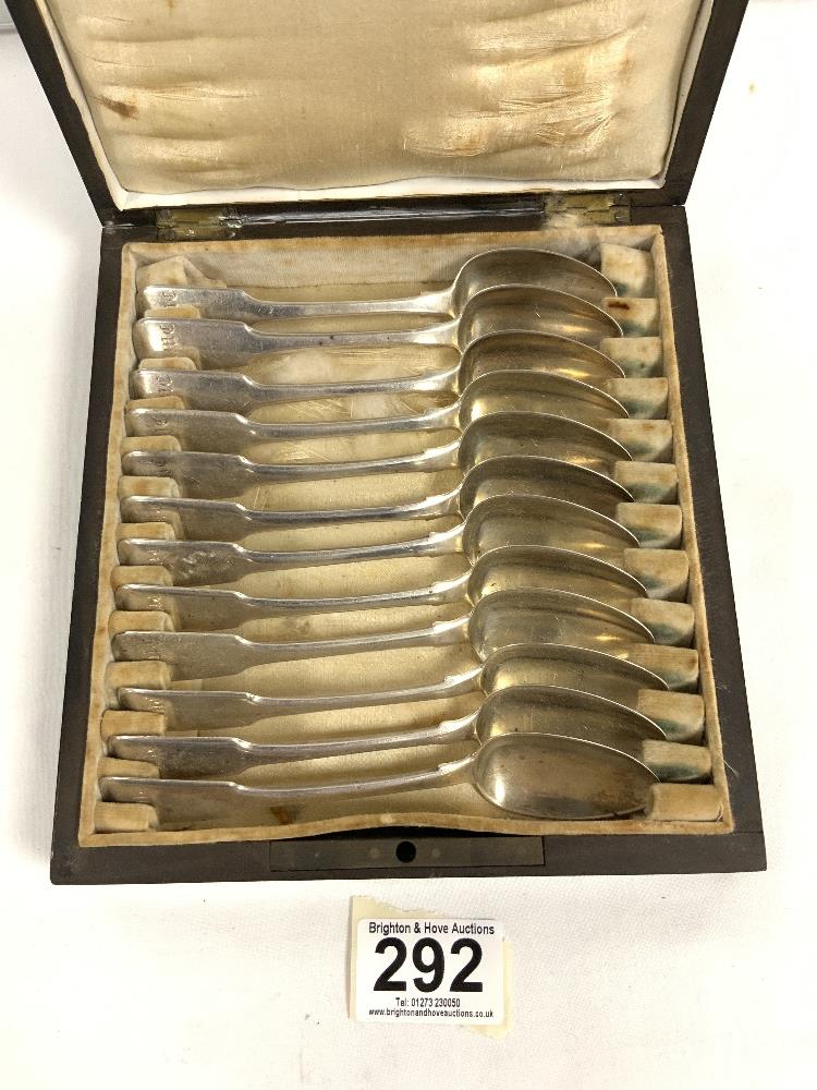 A SET OF TWELVE GEORGE III HALLMARKED SILVER TEASPOONS IN FITTED BRASS INLAID EBONISED BOX. LONDON - Image 2 of 8