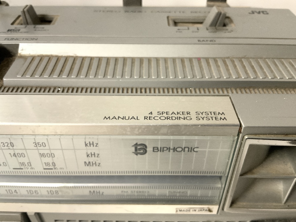 A JVC BIPHONIC PORTABLE CASSETTE / RADIO PLAYER, AND A PANASONIC RX-ES25 POWER BLASTER CD / RADIO - Image 8 of 11