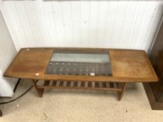 MID-CENTURY TWO TIER COFFEE TABLE WITH GLASS INSERT 153 X 53 CM