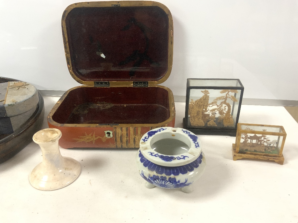 A CHINESE ANTIMONY METAL TEA CADDY, THREE DECORATED SILK FANS, RED AND GOLD LACQUER BOX ETC. - Image 9 of 14