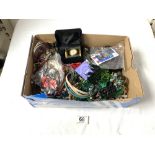 A QUANTITY OF MIXED COSTUME JEWELLERY.