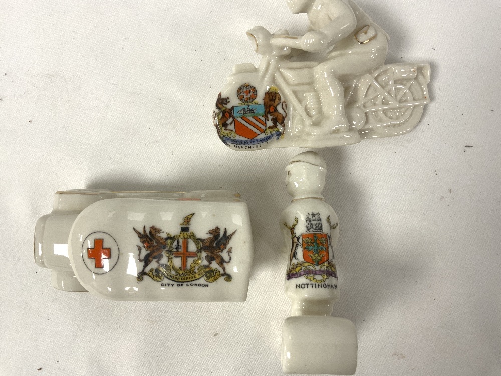 ARCADIAN CRESTED WARE SOLDIER ON MOTOR BIKE, AND A MACHINE GUNNER, AND THREE OTHERS. - Image 3 of 4