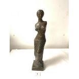 A TWENTIETH CENTURY FILLED BRONZE STATUE OF VENUS. 44CMs.