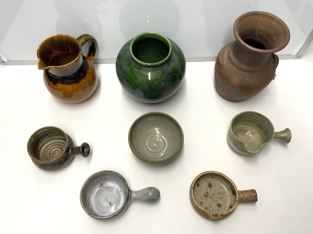 A QUANTITY OF GLAZED AND UNGLAZED STUDIO AND OTHER POTTERY, VASES, JUGS, DISHES, INCLUDES - JILL - Image 3 of 12