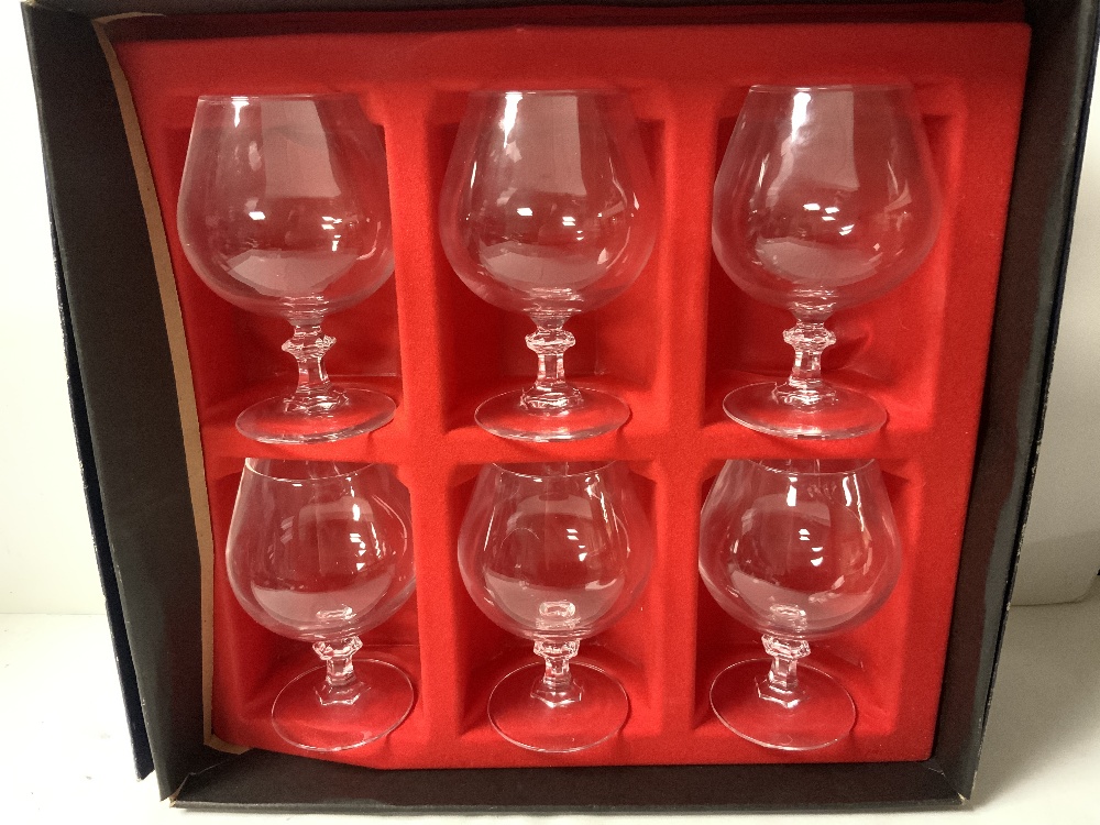 A SET OF SIX BRANDY GLASSES IN BOX, A PLATED AND GLASS 3 BRANCH EPERGNE, AND OTHER GLASSWARE. - Image 7 of 8