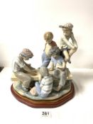 LARGE LLADRO FIGURAL GROUP OF YOUNG CHILDREN PLAYING CARDS