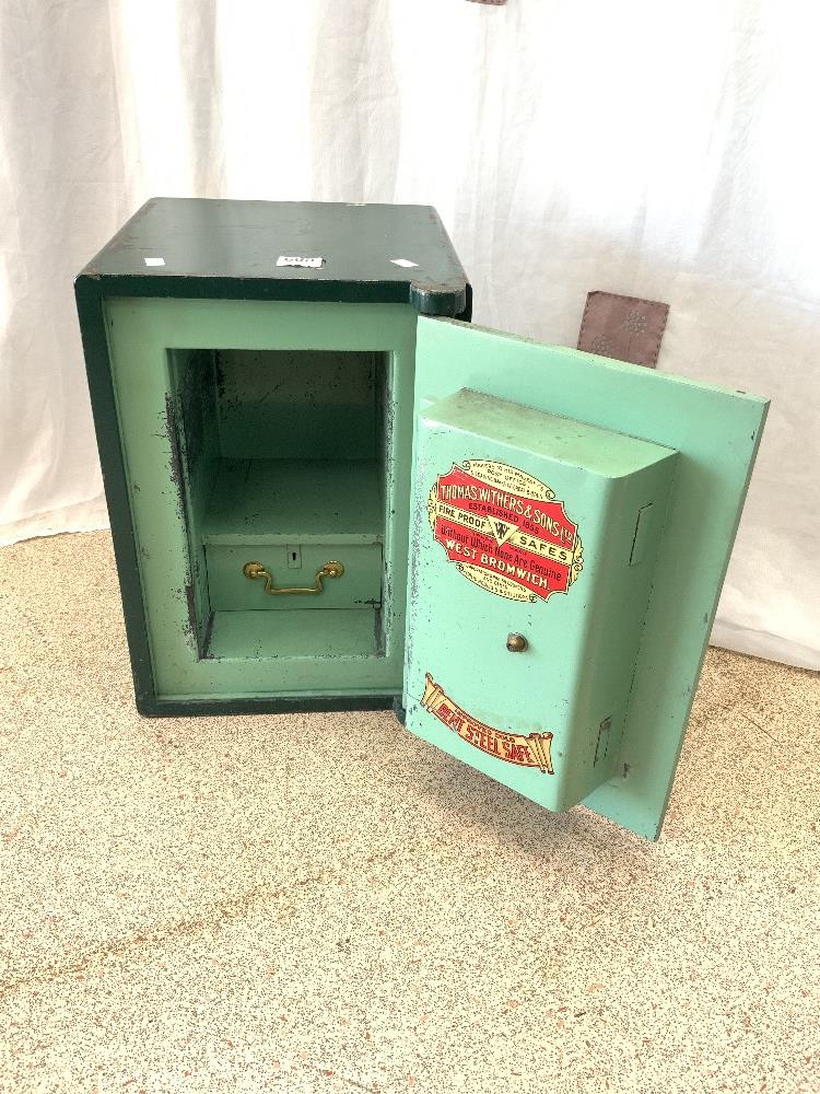 THOMAS WITHERS METAL SAFE WITH KEY AND INTERNAL DRAWER 35 X 39 X 52CM - Image 4 of 8