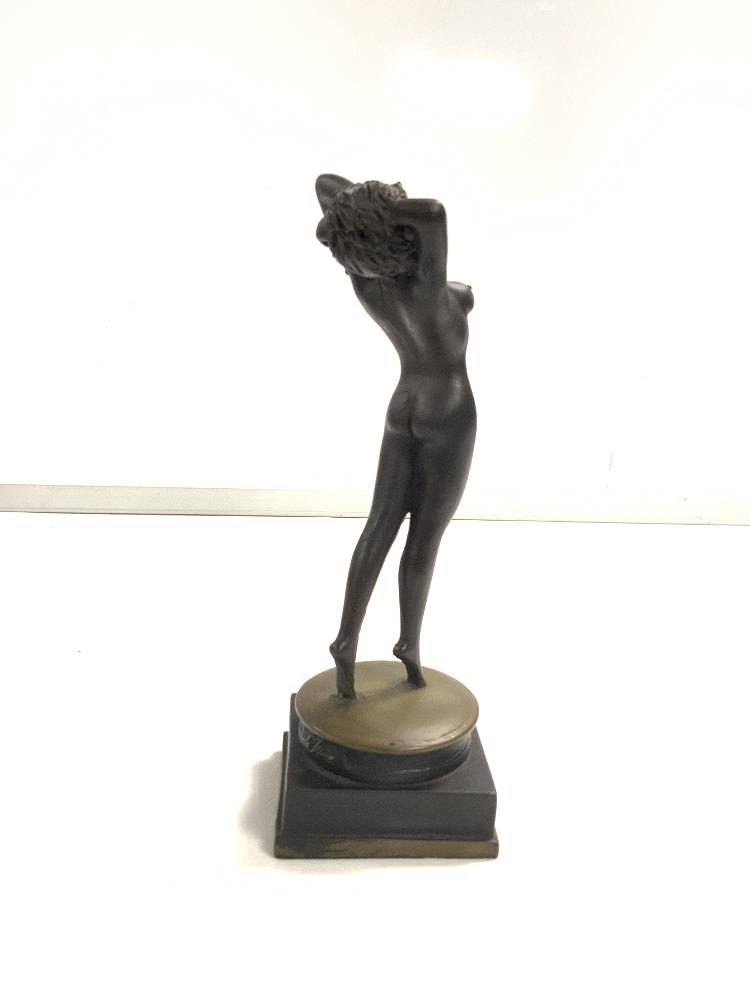 SMALL STATUE FIGURE OF A NAKED LADY MARKED DE'VINE 20CM - Image 3 of 5