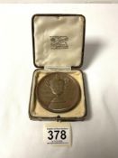 RAC BRONZE PRESENTATION MEDALLION - THE DEWER TROPHY AWARDED FOR THE CADILLAC, 1909/1913, THE ONLY