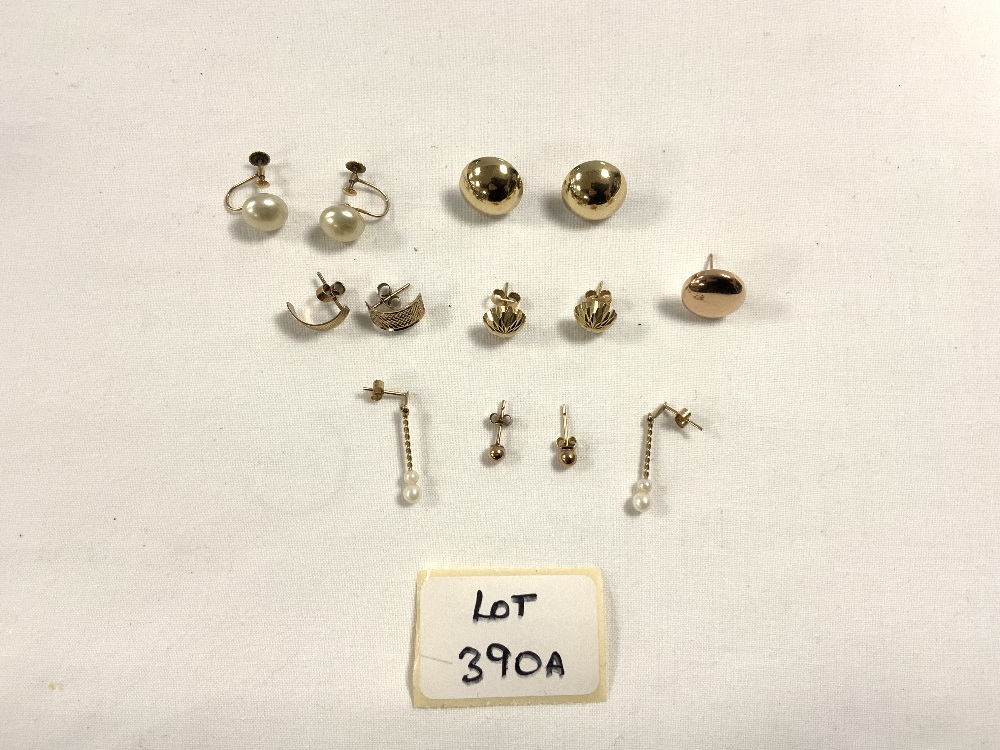 THREE PAIRS OF 375 GOLD EARRINGS SOME WITH PEARLS AND MORE - Image 2 of 6