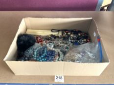 A QUANTITY OF COSTUME JEWELLERY.