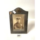 MILITARY FRAMED OFFICER IN A METAL FRAME INCLUDES BADGE AND RIBBON 17 X 25CM