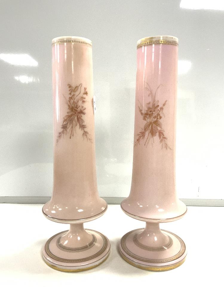 PAIR OF PINK GLASS VASES GILDED AND DECORATED WITH BIRDS AND FLOWERS 34CM - Image 3 of 4