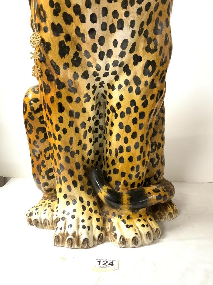 A LARGE TERRACOTTA FIGURE OF A CHEETAH, MADE IN ITALY, 84 CMS. - Image 5 of 5