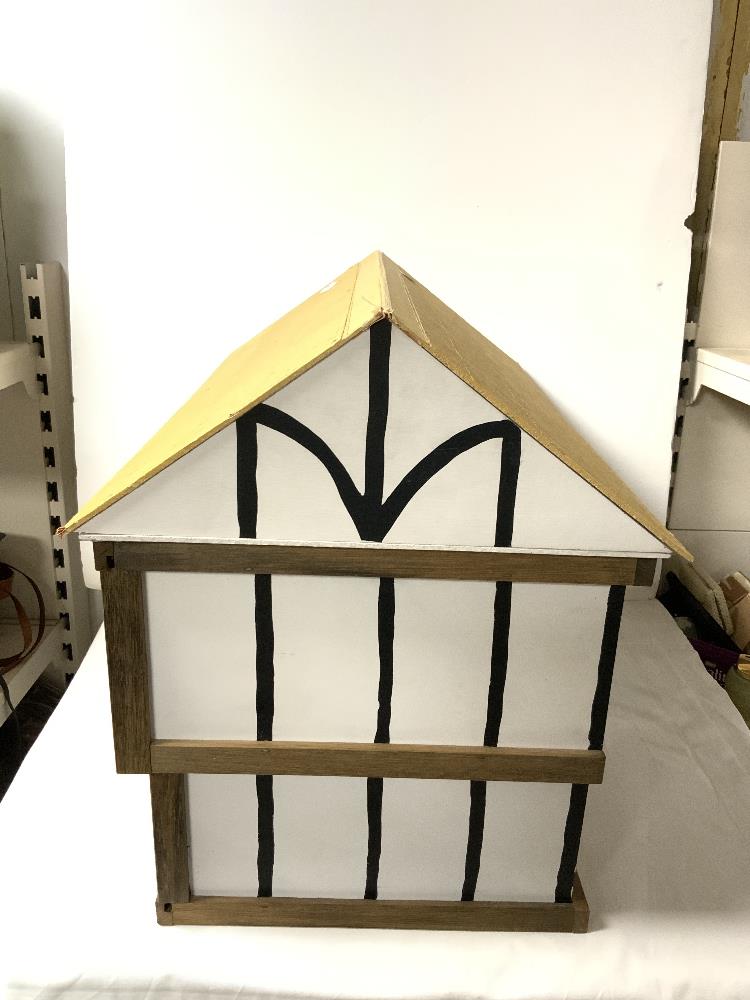 A PAINTED WOODEN DOLLS HOUSE - 60X45. - Image 5 of 5