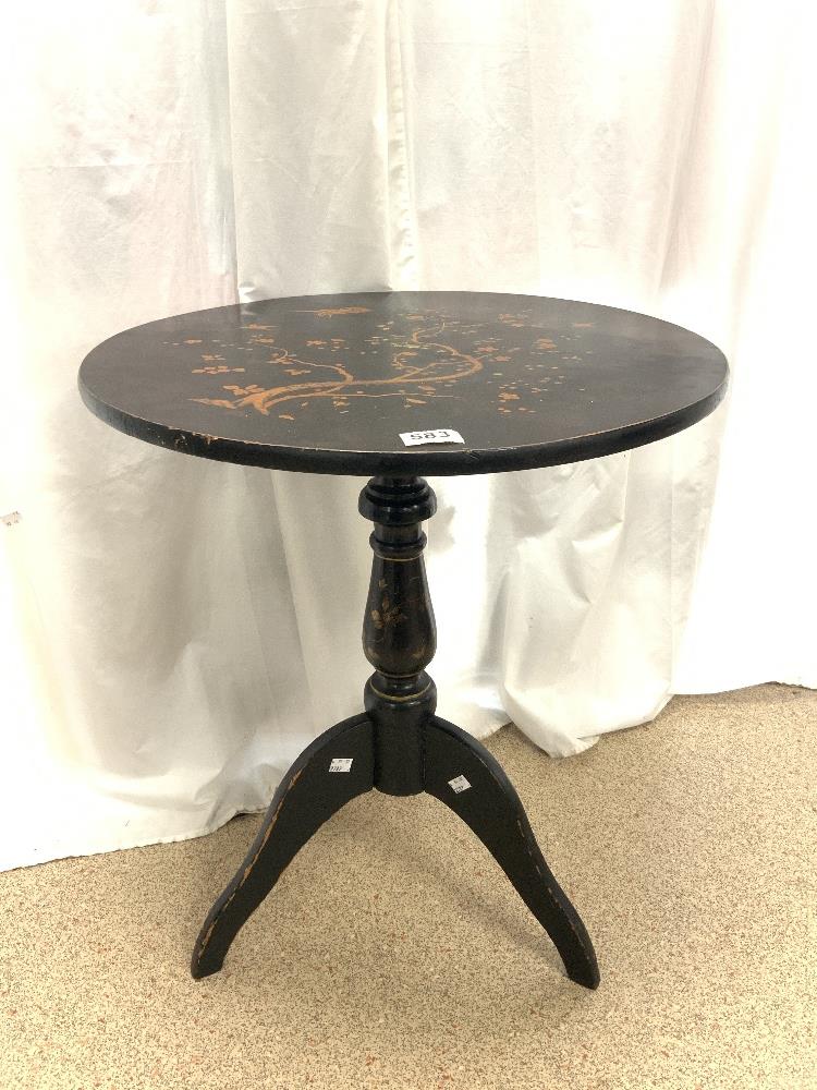 A TRIPOD TABLE WITH BLACK AND GOLD CHINOISERIE BIRD AND BLOSSOM DECORATION, 59 CMS. - Image 2 of 2