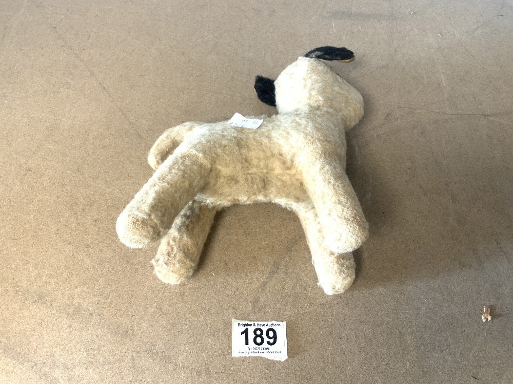 A VINTAGE STRAW-FILLED TOY LAMB WITH GLASS EYES. - Image 5 of 5