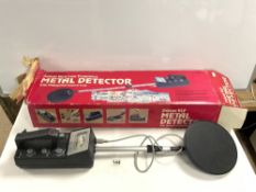 A MICRONTA DELUXE VERY LOW FREQUENCY METAL DETECTOR, IN ORIGINAL BOX.