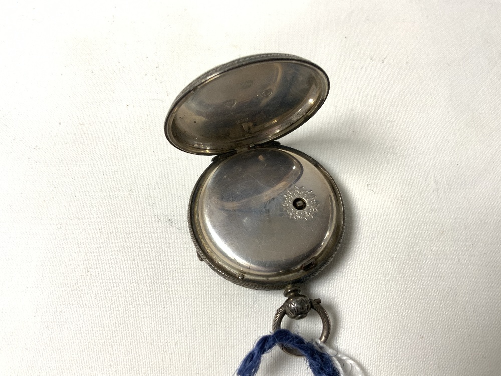 A HALLMARKED SILVER ENGRAVED POCKET WATCH WITH SILVERED DIAL AND GOLD ROMAN NUMERALS, MOVEMENT - Image 5 of 6