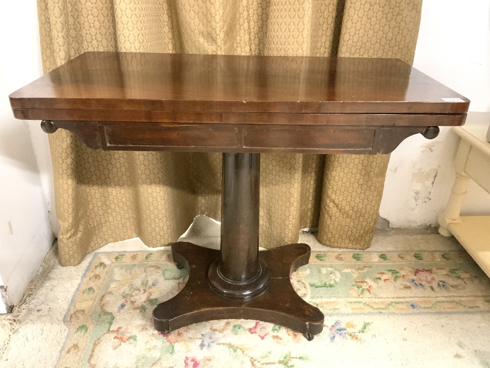 A WILLIAM IV FLAME MAHOGANY FOLDING TOP CARD TABLE ON CENTRAL COLUMN AND PLATFORM BASE, 92X46X72 - Image 4 of 5