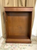 A REPRODUCTION INLAID MAHOGANY DWARF OPEN BOOKCASE WITH TWO ADJUSTABLE SHELVES, 76X26X104 CMS.