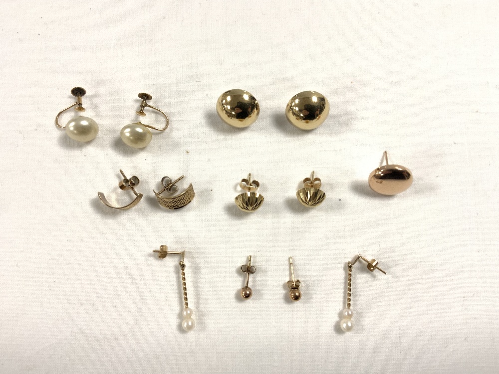 THREE PAIRS OF 375 GOLD EARRINGS SOME WITH PEARLS AND MORE - Image 3 of 6