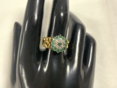 VINTAGE 750 GOLD RING DECORATED WITH DIAMONDS AND EMERALDS SET IN PLATINUM SIZE O