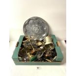 A QUANTITY OF MIXED METALWARE, INCLUDES - CIRCULAR PEWTER SNUFF BOX, GOBLET, BRASS CLOCK ORNAMENT,